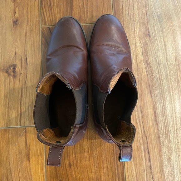 Frye Melissa Chelsea Boot - Picture 8 of 8